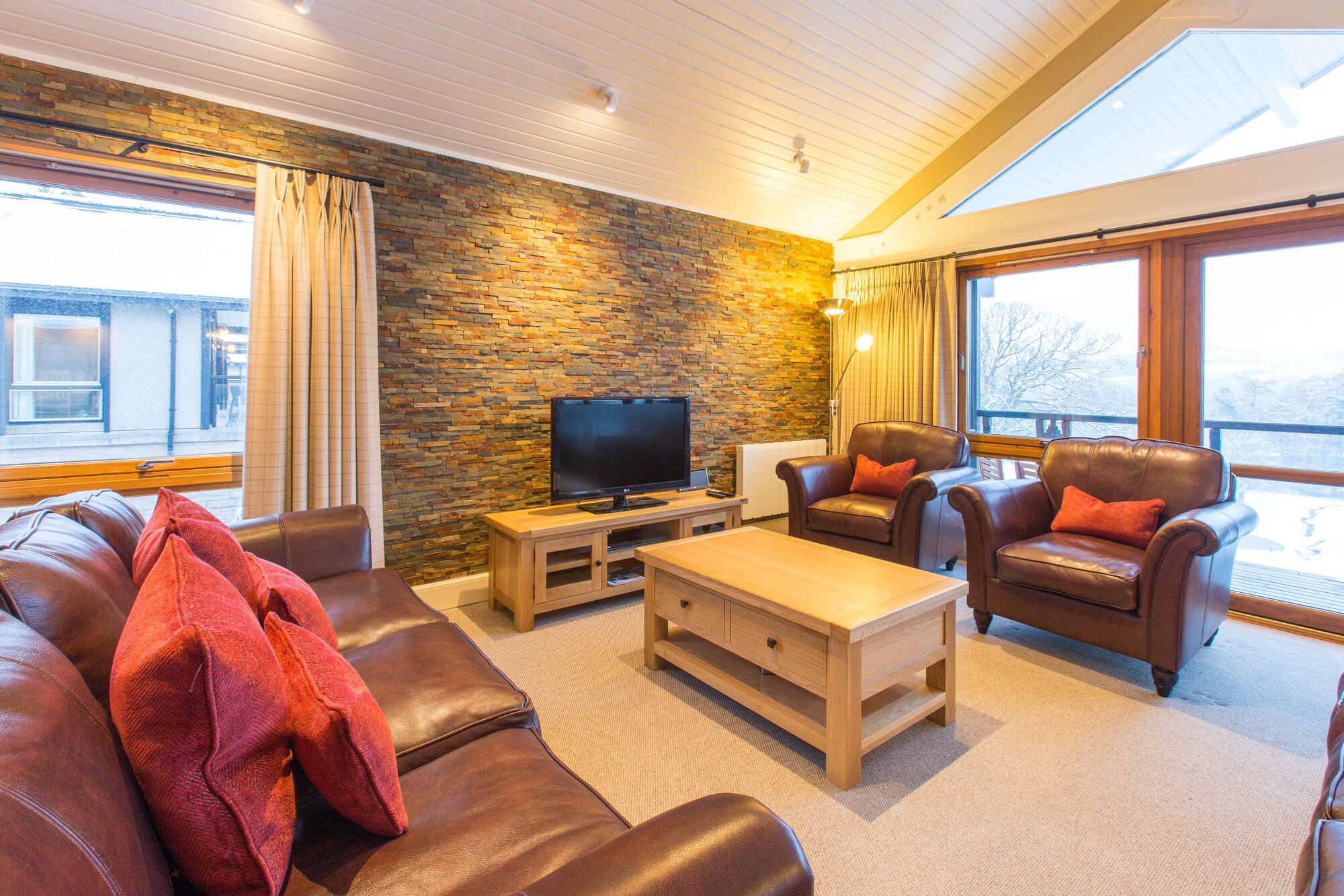 lounge-with-windows-
